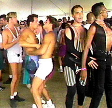 Homoszexuálisok egy homokos táncon. Copyrighted - Jeremiah Films.